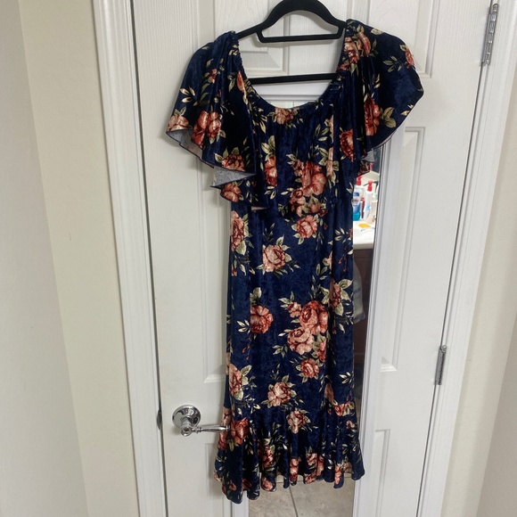 LulaRoe Cici Dress - (L) - Picture 2 of 6